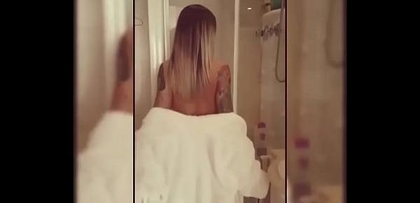  Nuria GH desnuda en la ducha - famosateca.es